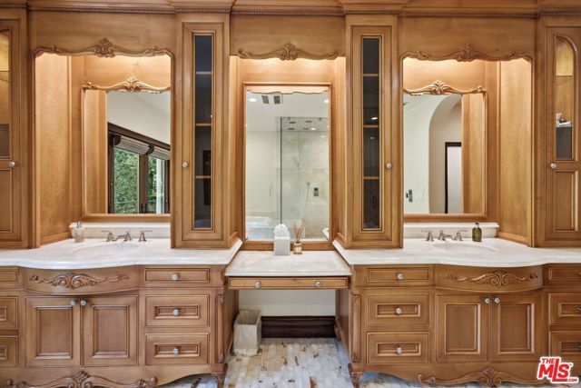 2108 San Ysidro Drive, Beverly Hills, CA 90210