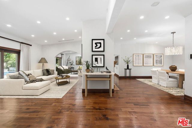2108 San Ysidro Drive, Beverly Hills, CA 90210