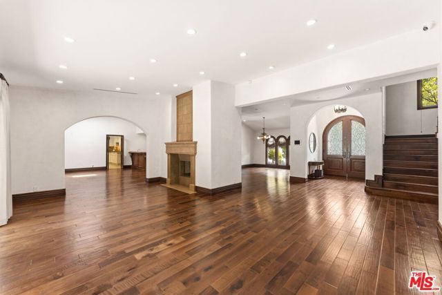 2108 San Ysidro Drive, Beverly Hills, CA 90210