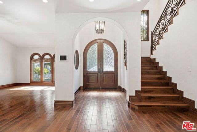 2108 San Ysidro Drive, Beverly Hills, CA 90210