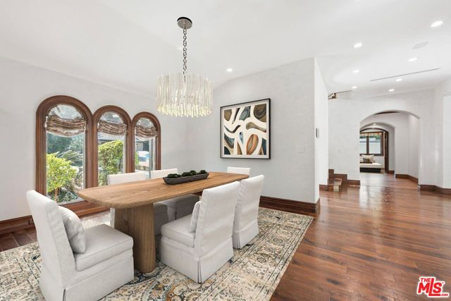 2108 San Ysidro Drive, Beverly Hills, CA 90210