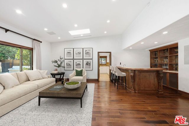2108 San Ysidro Drive, Beverly Hills, CA 90210