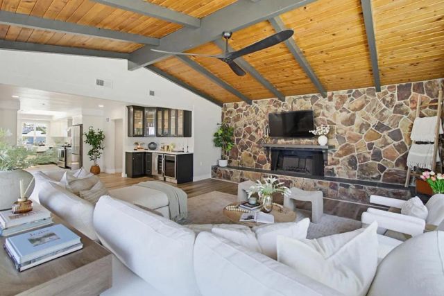 9345 Monona Drive, La Mesa, CA 91942