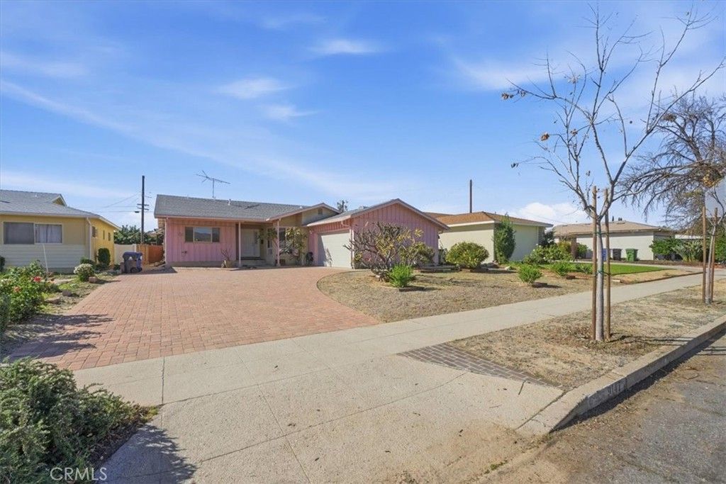 Image 1 of property listing at 9147 Haddon, Sun Valley, CA 91352