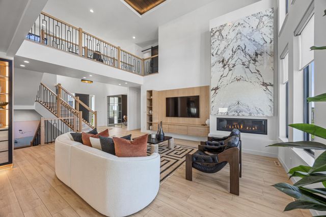 6837 Sunrise Point, Horace, ND 58047