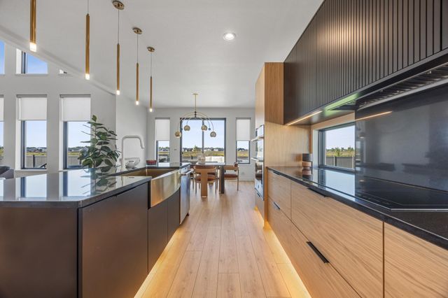 6837 Sunrise Point, Horace, ND 58047