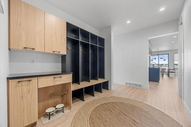 6837 Sunrise Point, Horace, ND 58047