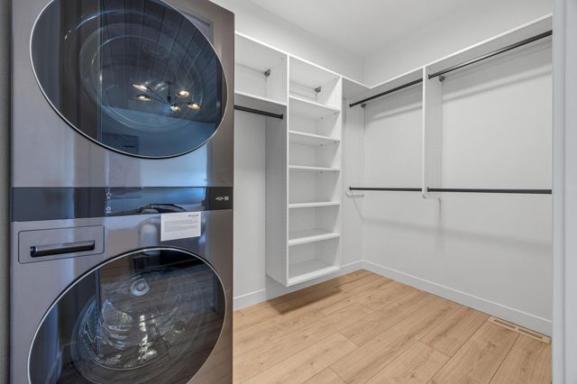 6837 Sunrise Point, Horace, ND 58047