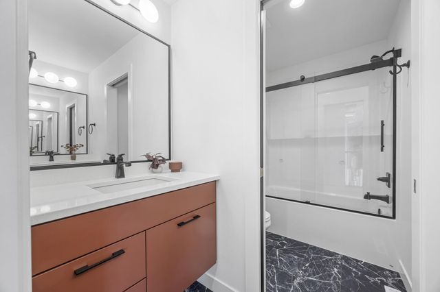 6837 Sunrise Point, Horace, ND 58047