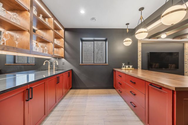 6837 Sunrise Point, Horace, ND 58047