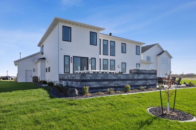 6837 Sunrise Point, Horace, ND 58047