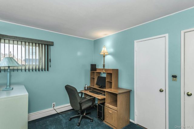 247 Knollwood Lane, Seaford, NY 11783