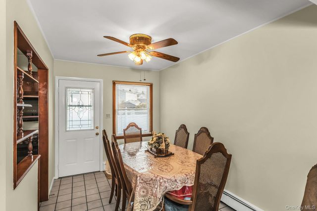 247 Knollwood Lane, Seaford, NY 11783