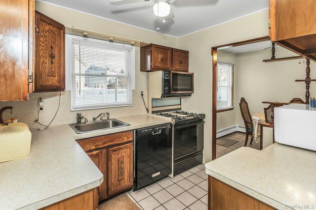 247 Knollwood Lane, Seaford, NY 11783