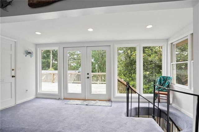 6381 Lakeview Drive, Buford, GA 30518