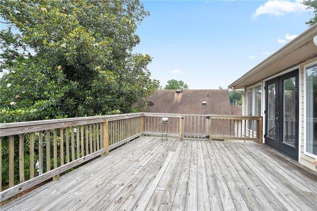 6381 Lakeview Drive, Buford, GA 30518