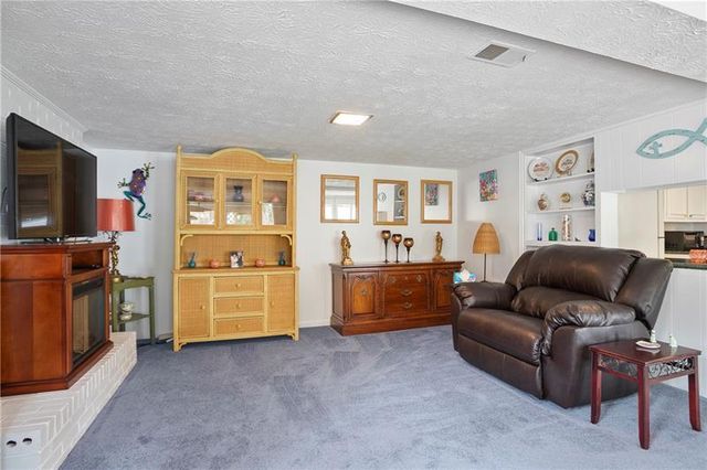 6381 Lakeview Drive, Buford, GA 30518