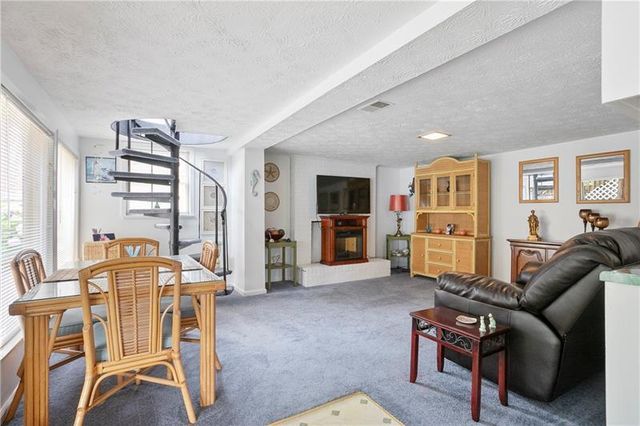 6381 Lakeview Drive, Buford, GA 30518