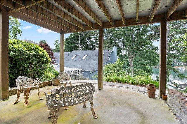 6381 Lakeview Drive, Buford, GA 30518