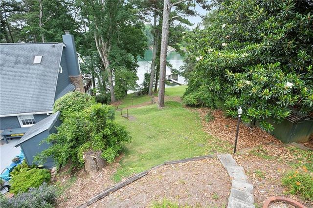 6381 Lakeview Drive, Buford, GA 30518