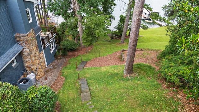 6381 Lakeview Drive, Buford, GA 30518