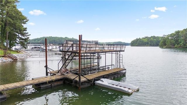 6381 Lakeview Drive, Buford, GA 30518