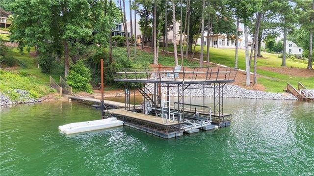 6381 Lakeview Drive, Buford, GA 30518