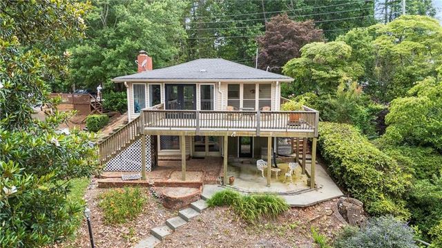 6381 Lakeview Drive, Buford, GA 30518