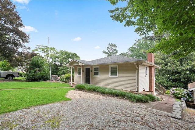 6381 Lakeview Drive, Buford, GA 30518