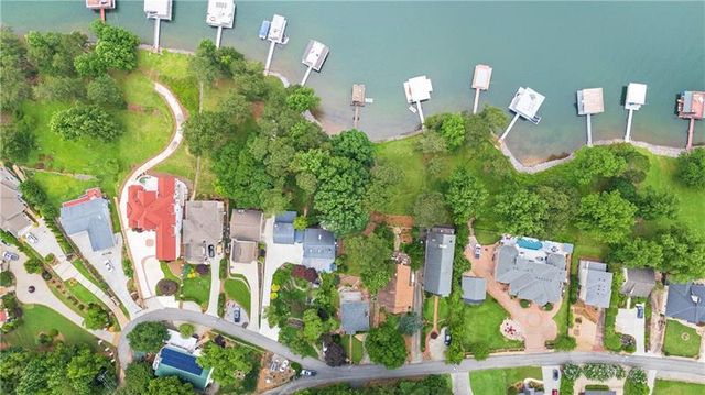 6381 Lakeview Drive, Buford, GA 30518