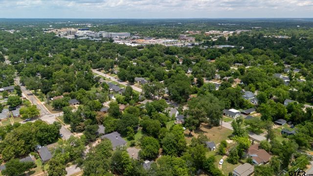 2115 S Sneed, Tyler, TX 75701