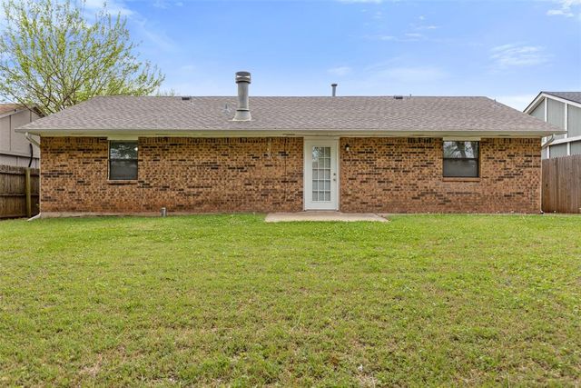 10015 Isaac Drive, Oklahoma City, OK 73130