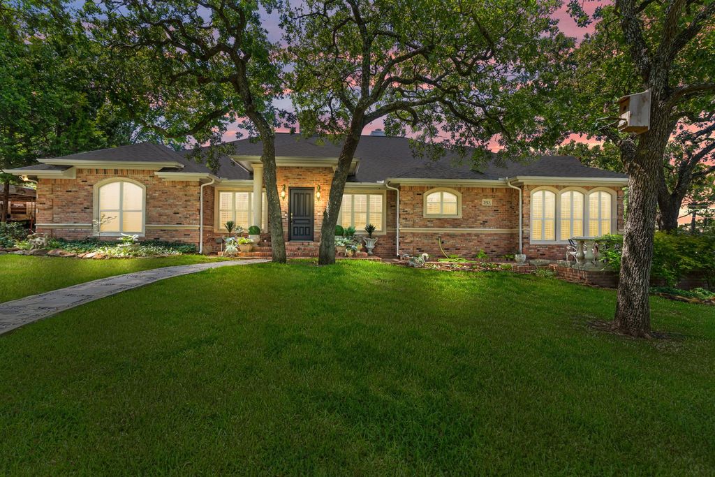 2523 Anglers Drive, Grapevine, TX 76051