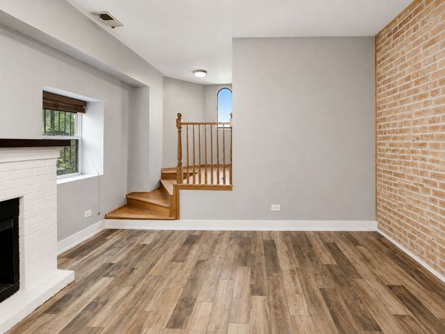 6328 N Bell Avenue G, Chicago, IL 60659