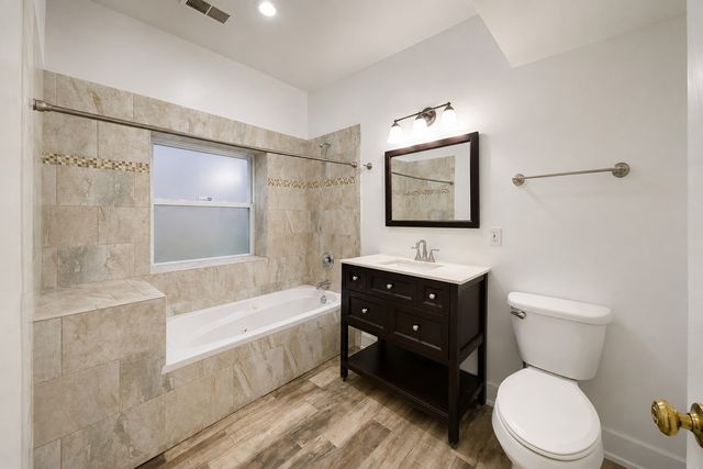 6328 N Bell Avenue G, Chicago, IL 60659