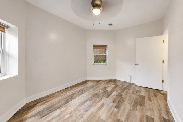 6328 N Bell Avenue G, Chicago, IL 60659