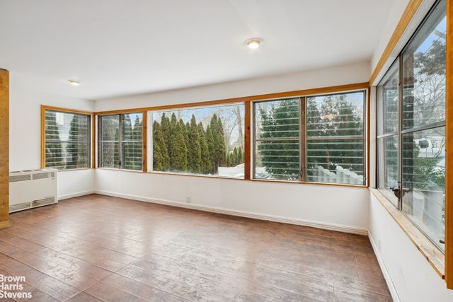 6015 INDEPENDENCE Avenue, New York City, NY 10471