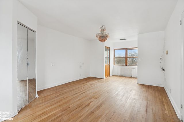 6015 INDEPENDENCE Avenue, New York City, NY 10471