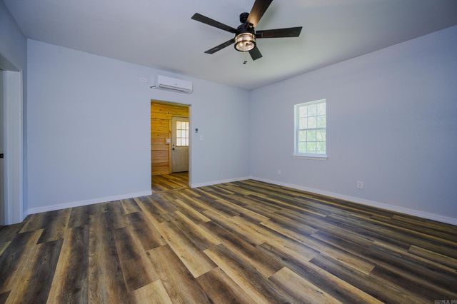 209 Ridge Ave, Mena, AR 71953