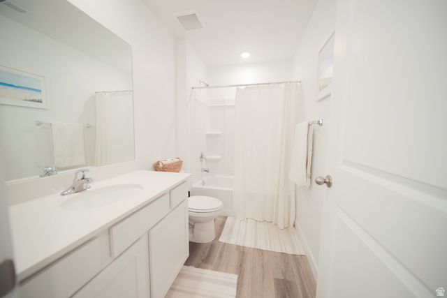 1737 S DEVILS GARDEN LN, Washington, UT 84780