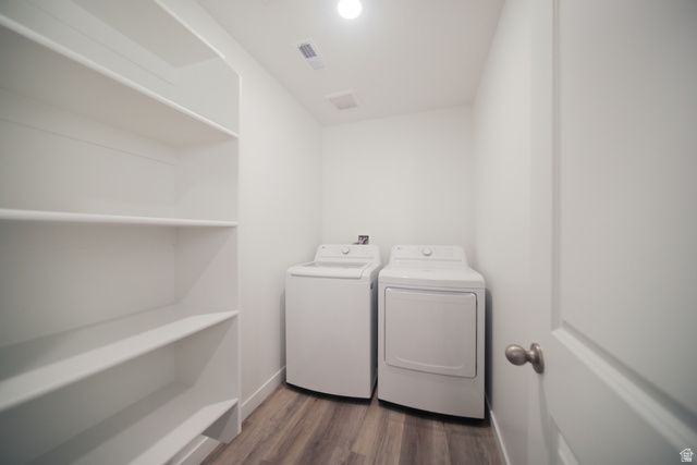 1737 S DEVILS GARDEN LN, Washington, UT 84780