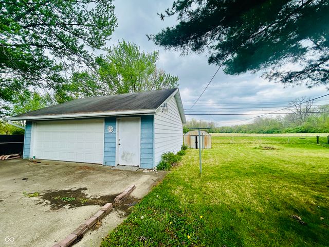 4231 Standish Drive, Indianapolis, IN 46221