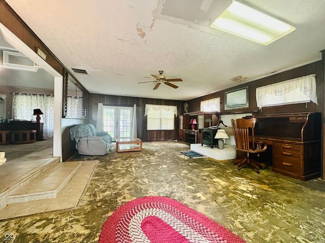 4231 Standish Drive, Indianapolis, IN 46221