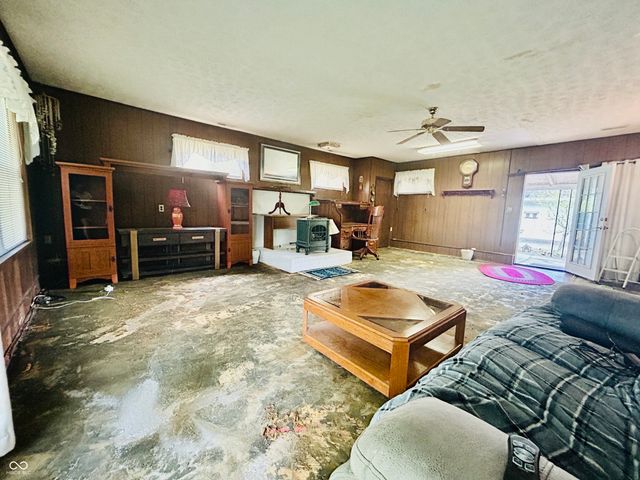 4231 Standish Drive, Indianapolis, IN 46221