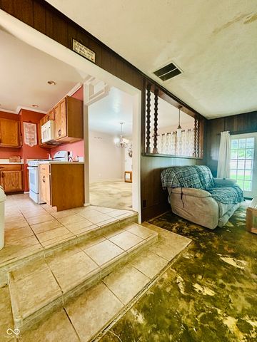 4231 Standish Drive, Indianapolis, IN 46221