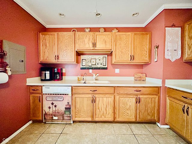 4231 Standish Drive, Indianapolis, IN 46221