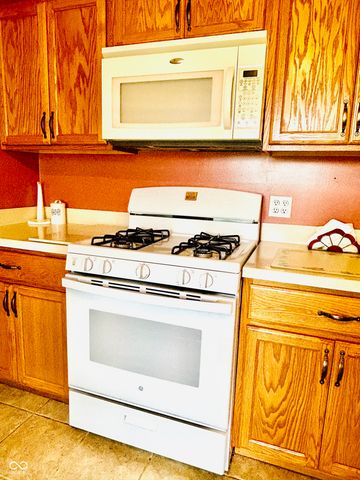 4231 Standish Drive, Indianapolis, IN 46221