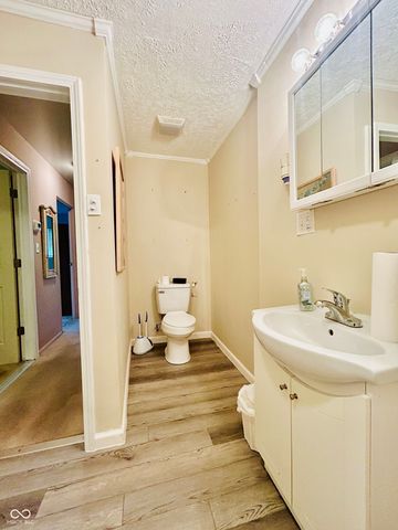 4231 Standish Drive, Indianapolis, IN 46221