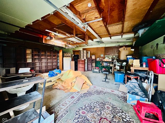 4231 Standish Drive, Indianapolis, IN 46221