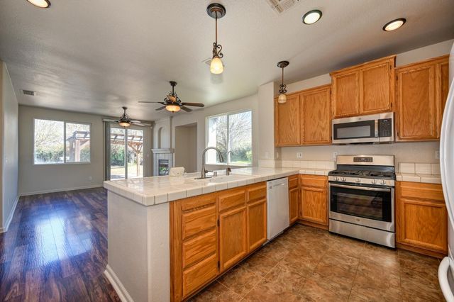 1795 Zurlo Way, Sacramento, CA 95835